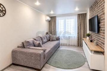 Фото №1: 2-комнатная квартира 44 м², 3/9 эт. - Краснодар, мкр. Комсомольский, ул. Симферопольская, 54