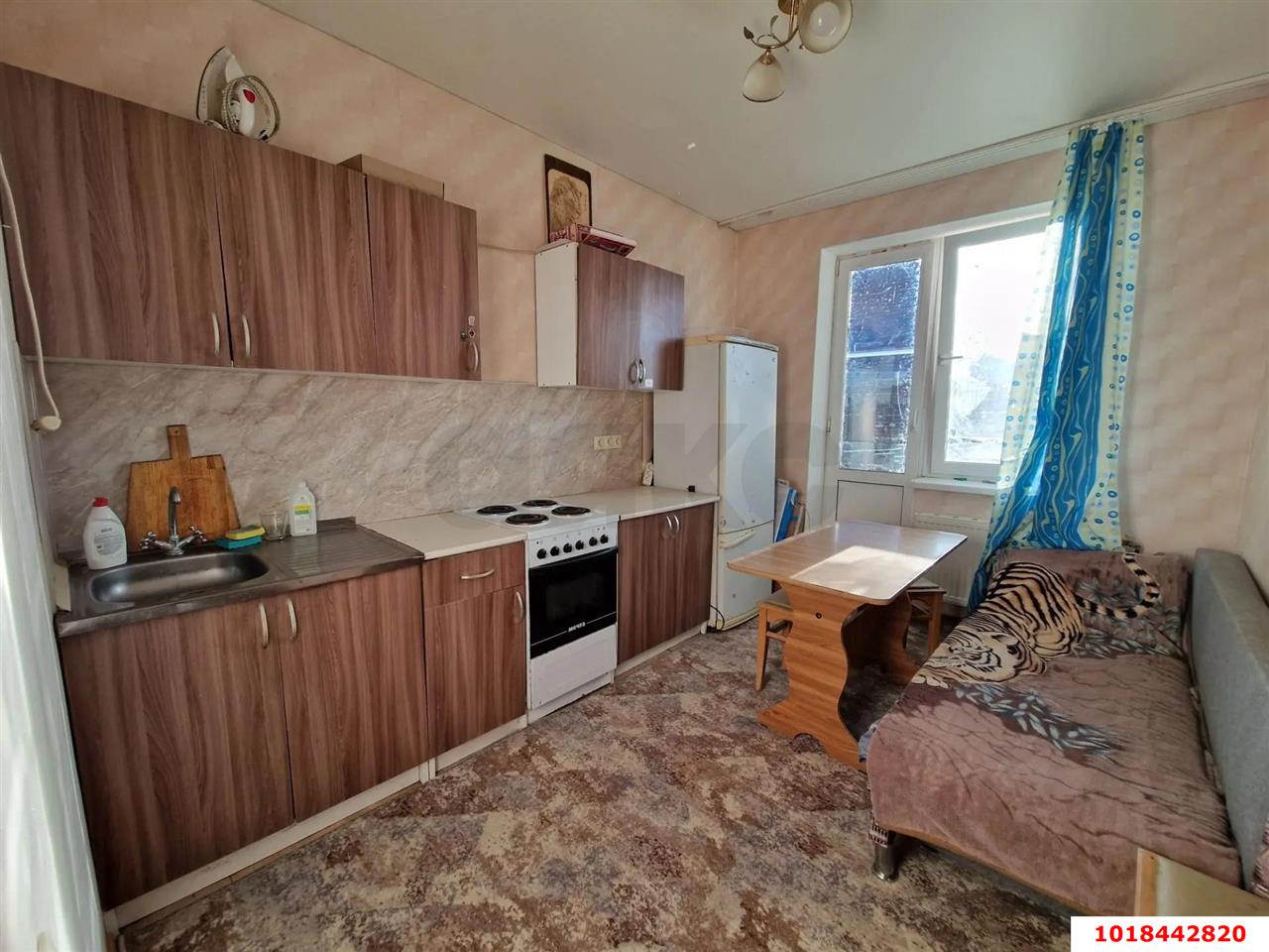 Фото №1: 1-комнатная квартира 37&nbsp;м², 9/17&nbsp;эт. - Краснодар, Прикубанский внутригородской округ, ЖК Парус, мкр. Музыкальный, ул. имени Сергея Есенина, 110к1