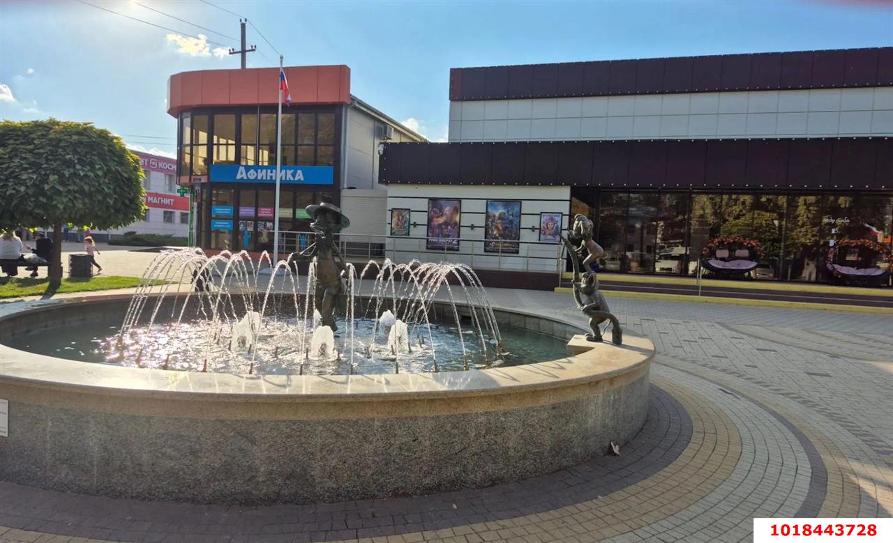 Фото №6: Торговое помещение 520&nbsp;м², 1/2&nbsp;эт. - Кореновск, мкр. 1-й квартал, ул. Мира, 95
