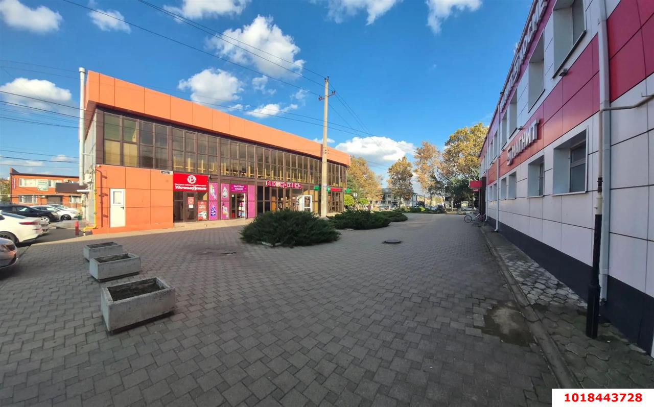Фото №8: Торговое помещение 520&nbsp;м², 1/2&nbsp;эт. - Кореновск, мкр. 1-й квартал, ул. Мира, 95