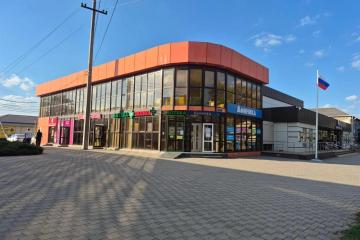 Фото №1: Торговое помещение 520 м², 1/2 эт. - Кореновск, мкр. 1-й квартал, ул. Мира, 95