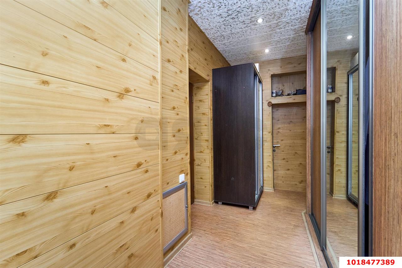 Фото №6: 2-комнатная квартира 43&nbsp;м², 2/2&nbsp;эт. - Краснодар, Западный внутригородской округ, мкр. Центральный, ул. Мира, 9/1
