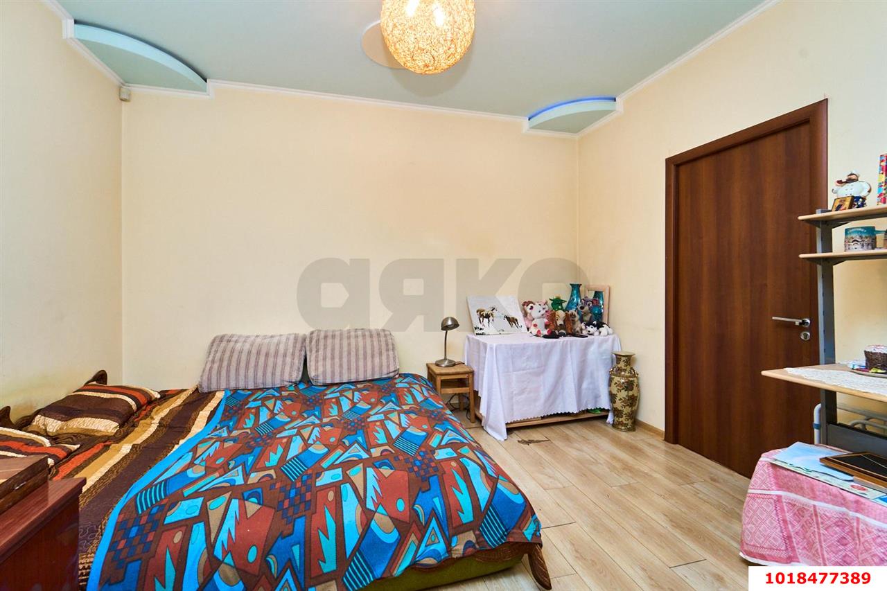 Фото №4: 2-комнатная квартира 43&nbsp;м², 2/2&nbsp;эт. - Краснодар, Западный внутригородской округ, мкр. Центральный, ул. Мира, 9/1