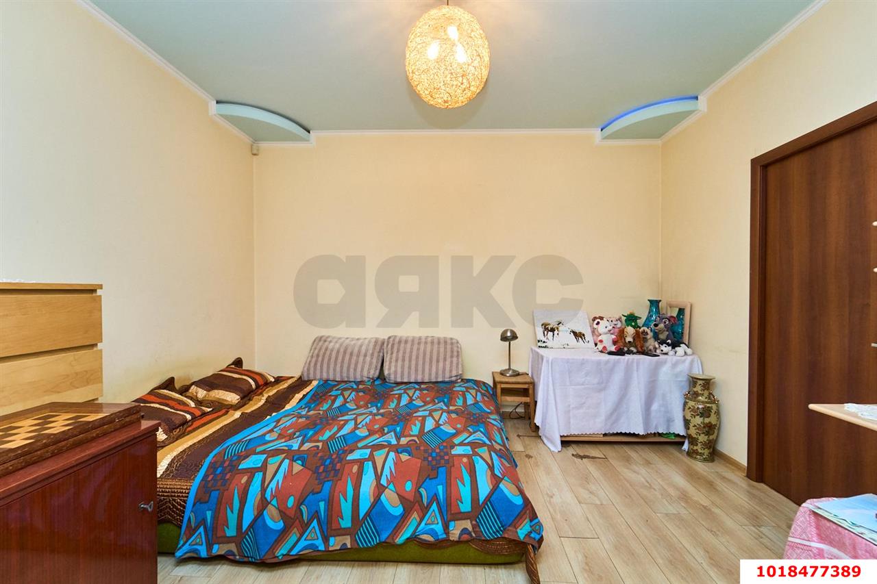 Фото №3: 2-комнатная квартира 43&nbsp;м², 2/2&nbsp;эт. - Краснодар, Западный внутригородской округ, мкр. Центральный, ул. Мира, 9/1