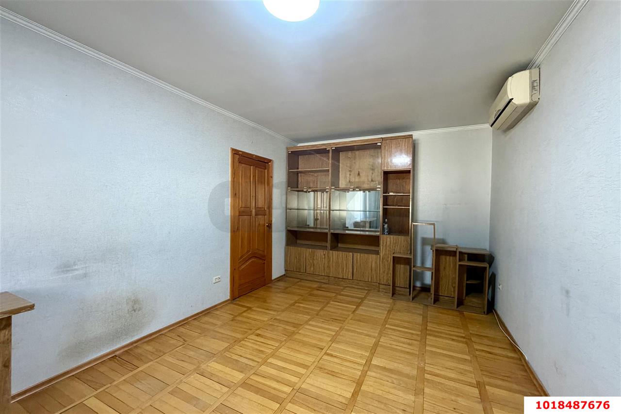 Фото №3: 2-комнатная квартира 50&nbsp;м², 1/10&nbsp;эт. - Краснодар, Западный внутригородской округ, мкр. Юбилейный, ул. Рождественская набережная, 29