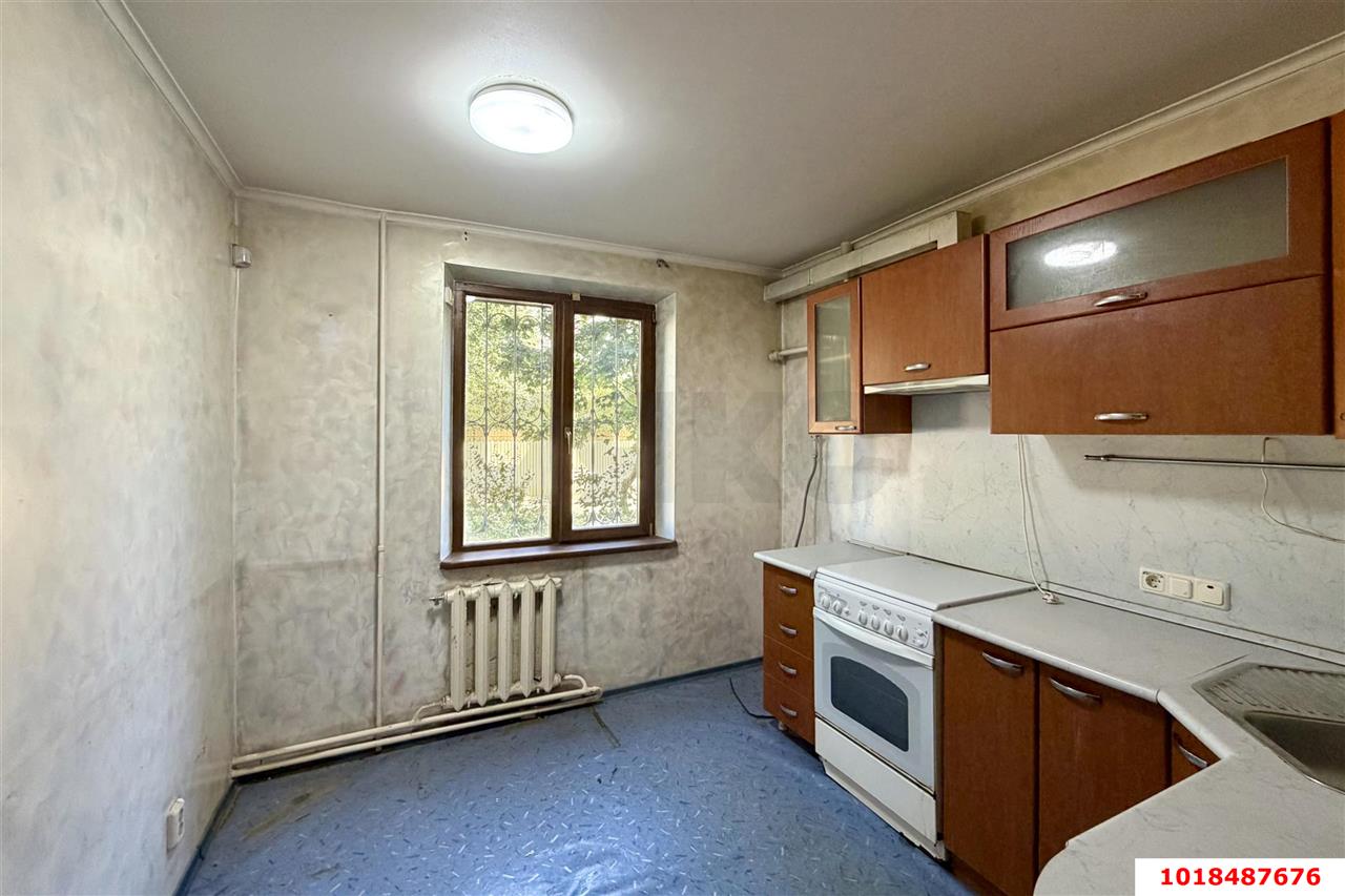 Фото №2: 2-комнатная квартира 50&nbsp;м², 1/10&nbsp;эт. - Краснодар, Западный внутригородской округ, мкр. Юбилейный, ул. Рождественская набережная, 29