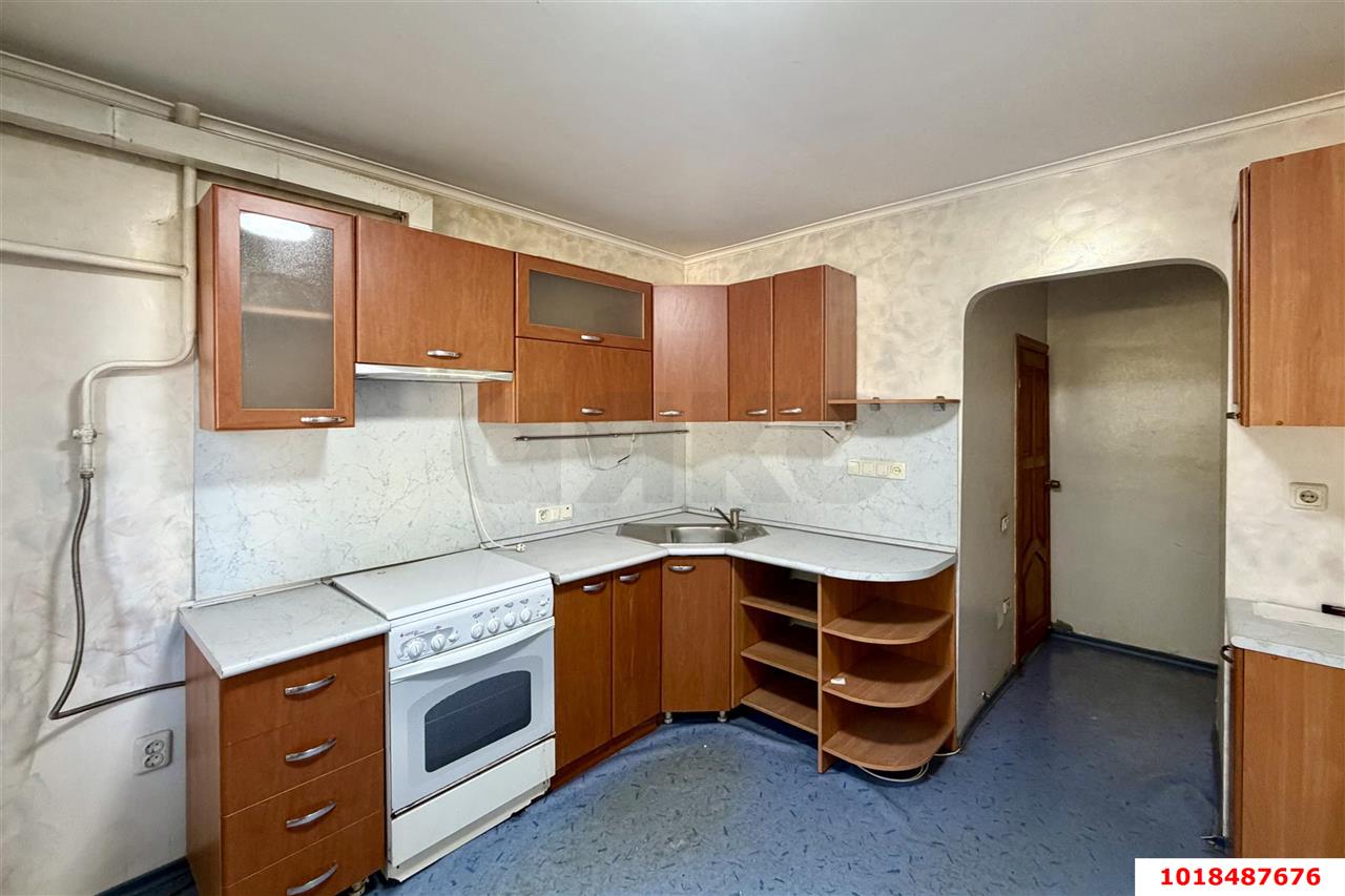 Фото №1: 2-комнатная квартира 50&nbsp;м², 1/10&nbsp;эт. - Краснодар, Западный внутригородской округ, мкр. Юбилейный, ул. Рождественская набережная, 29