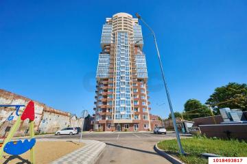 Фото №1: 1-комнатная квартира 52 м², 13/25 эт. - Краснодар, мкр. Центральный, ул. Митрофана Седина, 131