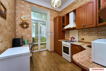 Фото №1: 2-комнатная квартира 65 м², 2/3 эт. - Краснодар, мкр. Центральный, ул. Рашпилевская, 49
