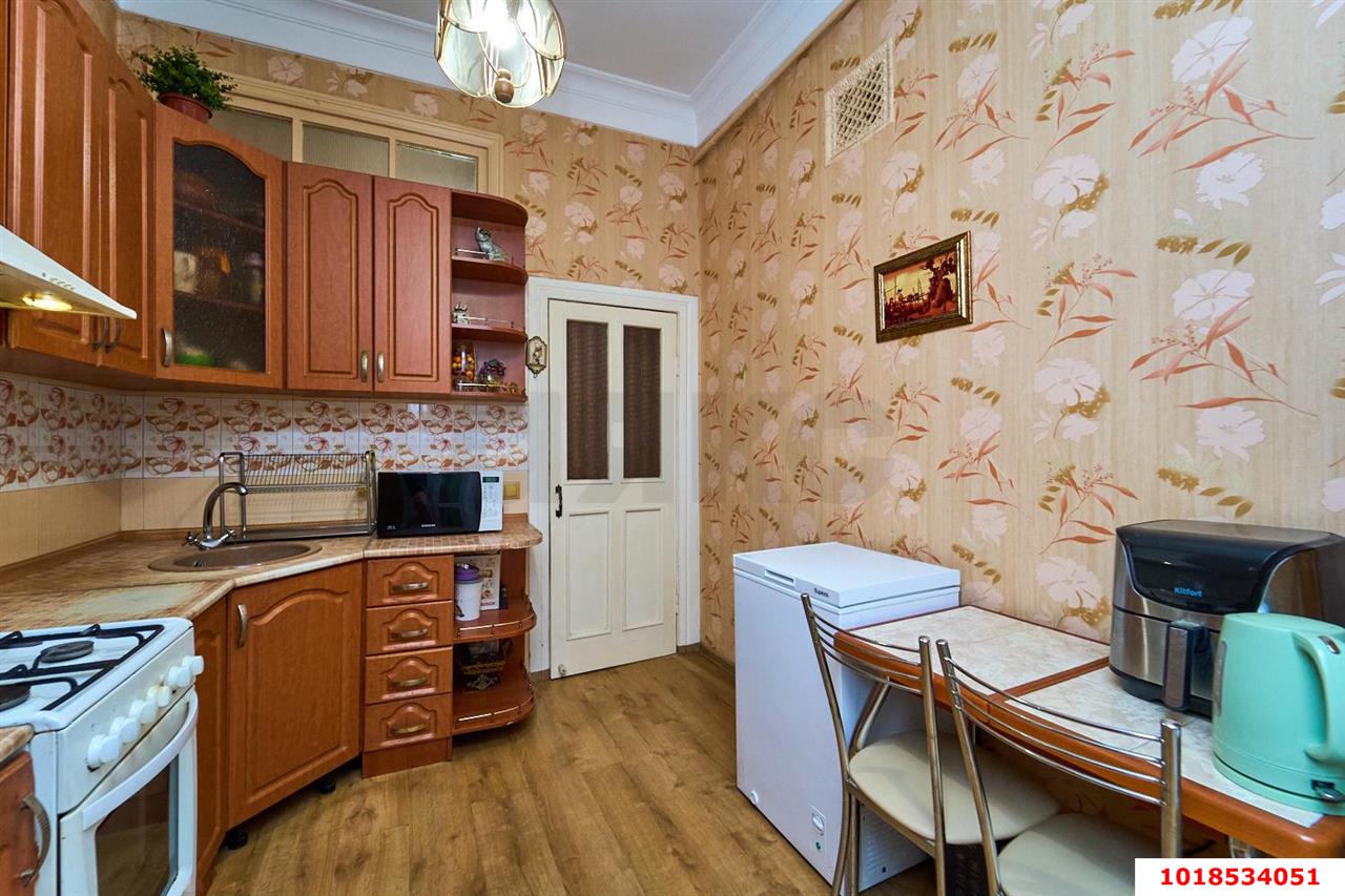 Фото №2: 2-комнатная квартира 78&nbsp;м², 2/3&nbsp;эт. - Краснодар, Западный внутригородской округ, мкр. Центральный, ул. Рашпилевская, 49