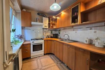 Фото №1: 4-комнатная квартира 62 м², 3/5 эт. - Краснодар, мкр. имени Н.И. Вавилова, ул. Вавилова, 7