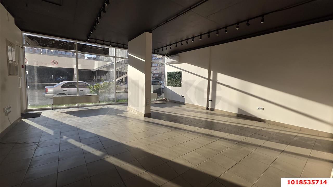 Фото №9: Торговое помещение 60&nbsp;м², 1/10&nbsp;эт. - Краснодар, Прикубанский внутригородской округ, Россинского, мкр. жилой комплекс Инсити-Парк, ул. Командорская, 1/3