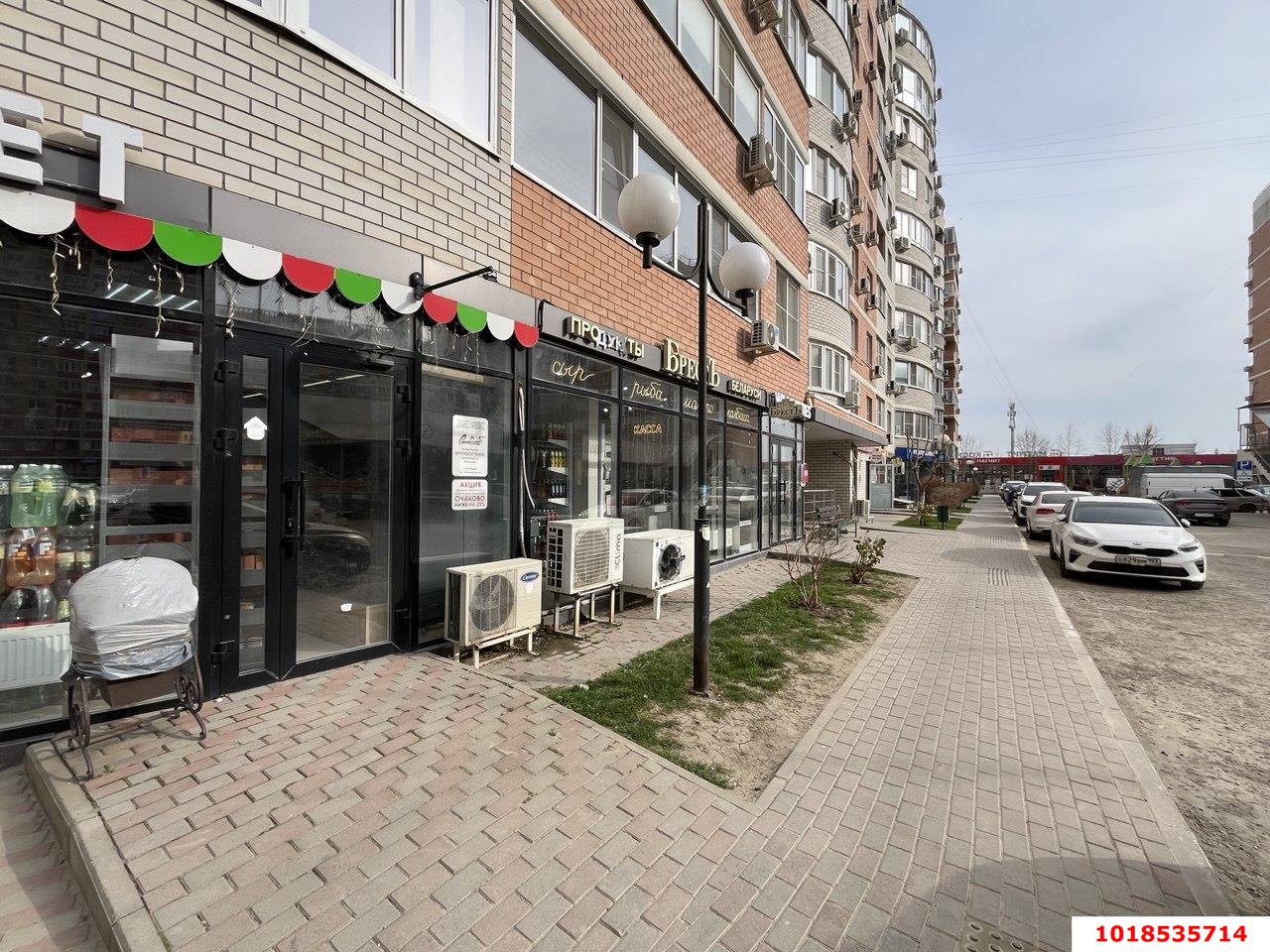 Фото №2: Торговое помещение 60&nbsp;м², 1/10&nbsp;эт. - Краснодар, Прикубанский внутригородской округ, Россинского, мкр. жилой комплекс Инсити-Парк, ул. Командорская, 1/3
