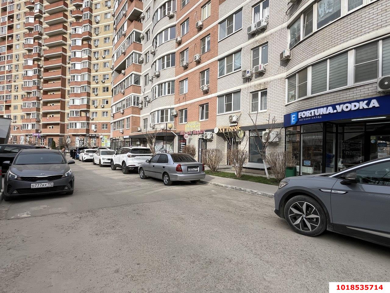 Фото №6: Торговое помещение 60&nbsp;м², 1/10&nbsp;эт. - Краснодар, Прикубанский внутригородской округ, Россинского, мкр. жилой комплекс Инсити-Парк, ул. Командорская, 1/3