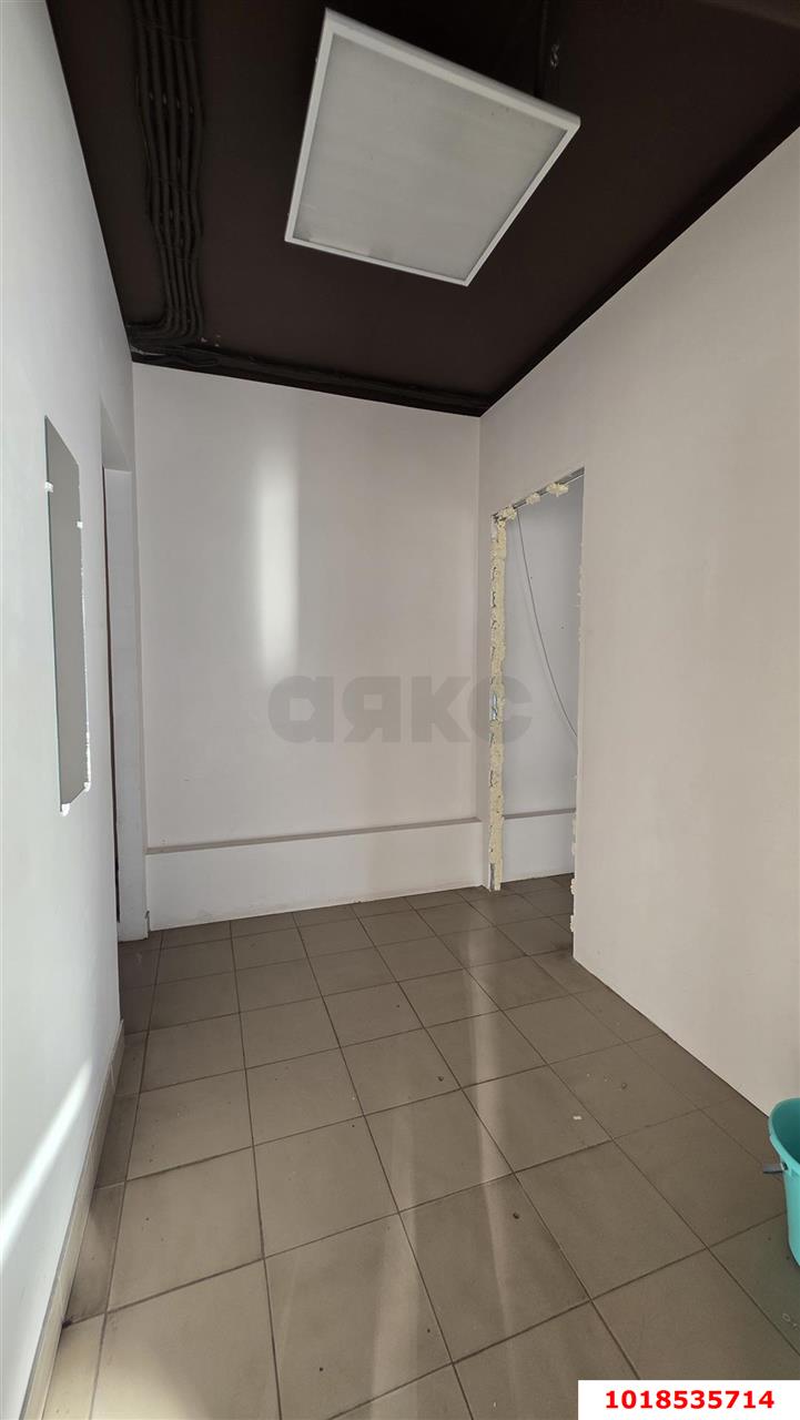 Фото №10: Торговое помещение 60&nbsp;м², 1/10&nbsp;эт. - Краснодар, Прикубанский внутригородской округ, Россинского, мкр. жилой комплекс Инсити-Парк, ул. Командорская, 1/3