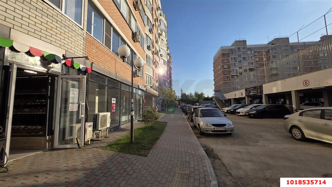 Фото №4: Торговое помещение 60&nbsp;м², 1/10&nbsp;эт. - Краснодар, Прикубанский внутригородской округ, Россинского, мкр. жилой комплекс Инсити-Парк, ул. Командорская, 1/3