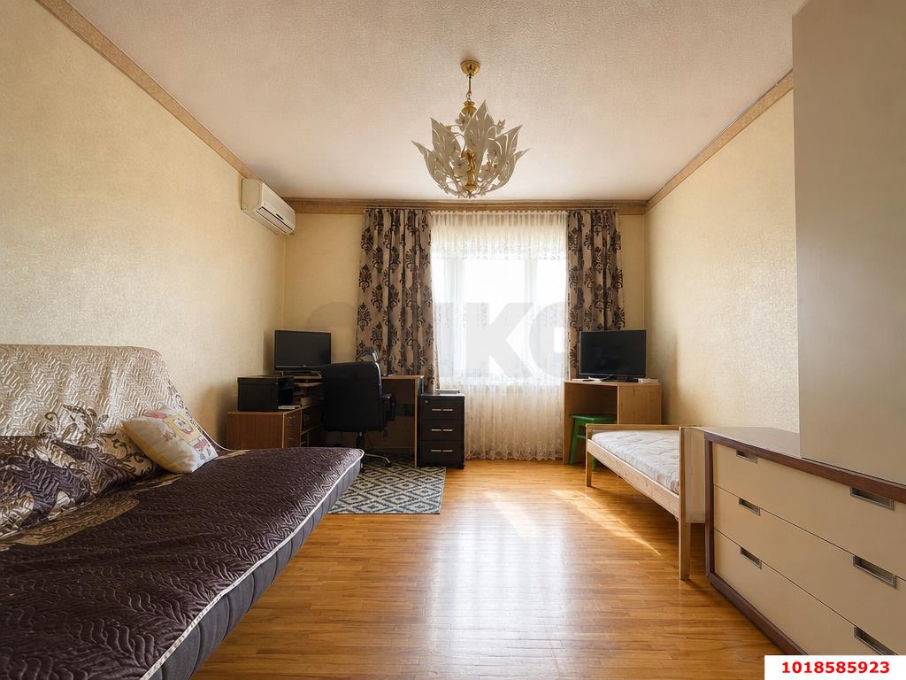 Фото №1: 2-комнатная квартира 56&nbsp;м², 6/10&nbsp;эт. - Краснодар, Прикубанский внутригородской округ, мкр. Завод Измерительных Приборов, ул. имени 40-летия Победы, 33/1