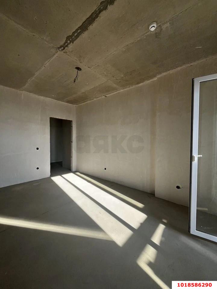 Фото №5: 2-комнатная квартира 71&nbsp;м², 13/24&nbsp;эт. - Знаменский, Карасунский внутригородской округ, мкр. Родные Просторы, ул. Природная, 10Бк21