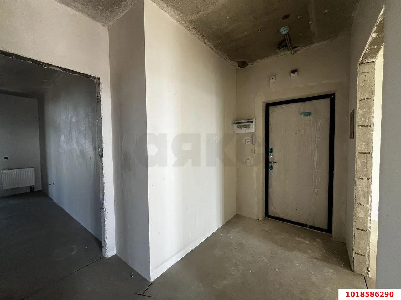 Фото №3: 2-комнатная квартира 71&nbsp;м², 13/24&nbsp;эт. - Знаменский, Карасунский внутригородской округ, мкр. Родные Просторы, ул. Природная, 10Бк21