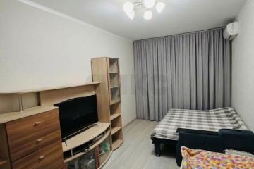 Фото №1: 1-комнатная квартира 30&nbsp;м², 3/6&nbsp;эт. - Краснодар, мкр. имени Петра Метальникова, ул. Защитников Отечества, 5