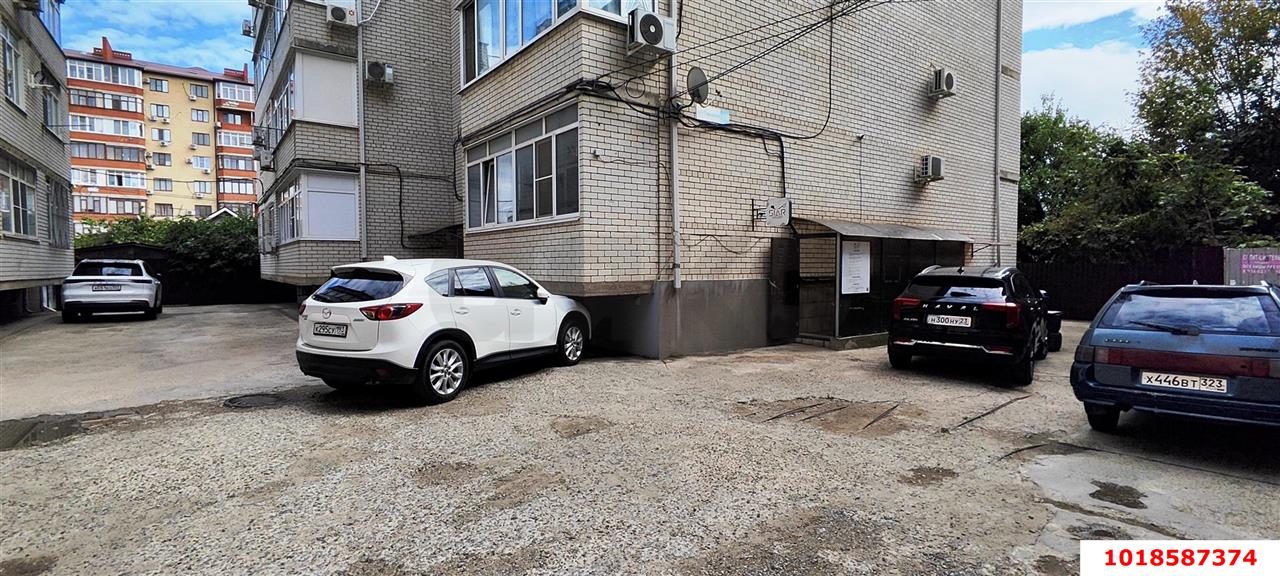 Фото №6: Торговое помещение 16&nbsp;м², 4&nbsp;эт. - Краснодар, Прикубанский внутригородской округ, Калинино, мкр. Завод Радиоизмерительных Приборов, пер. Гаражный, 14/1