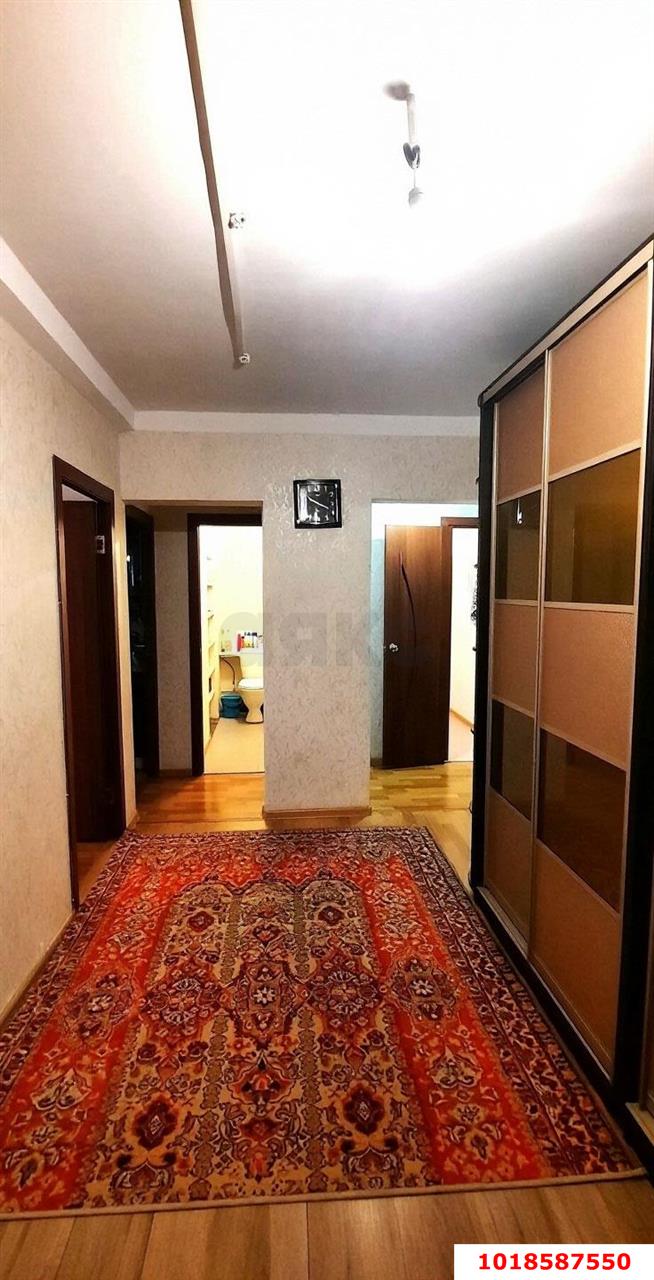 Фото №3: 2-комнатная квартира 74&nbsp;м², 9/16&nbsp;эт. - Краснодар, Центральный внутригородской округ, жилой комплекс имени Чехова, мкр. Дубинка, ул. 1-я Линия Поймы реки Кубань, 2