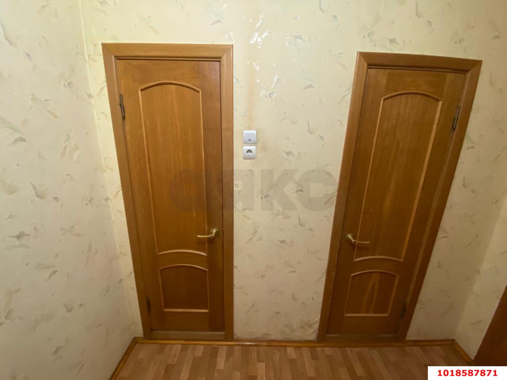 Фото №7: 4-комнатная квартира 82&nbsp;м², 2/10&nbsp;эт. - Новороссийск, Южный, мкр. 10-й, ул. Малоземельская, 1
