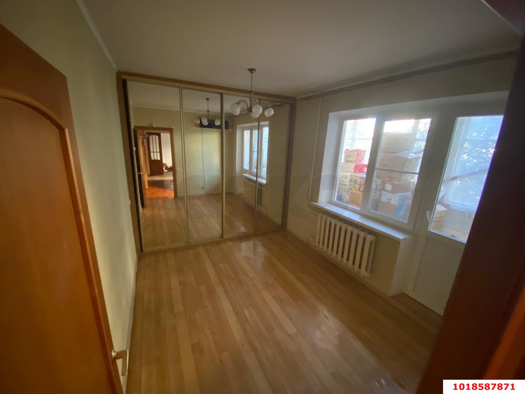 Фото №10: 4-комнатная квартира 82&nbsp;м², 2/10&nbsp;эт. - Новороссийск, Южный, мкр. 10-й, ул. Малоземельская, 1
