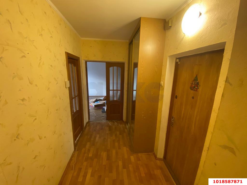 Фото №5: 4-комнатная квартира 82&nbsp;м², 2/10&nbsp;эт. - Новороссийск, Южный, мкр. 10-й, ул. Малоземельская, 1