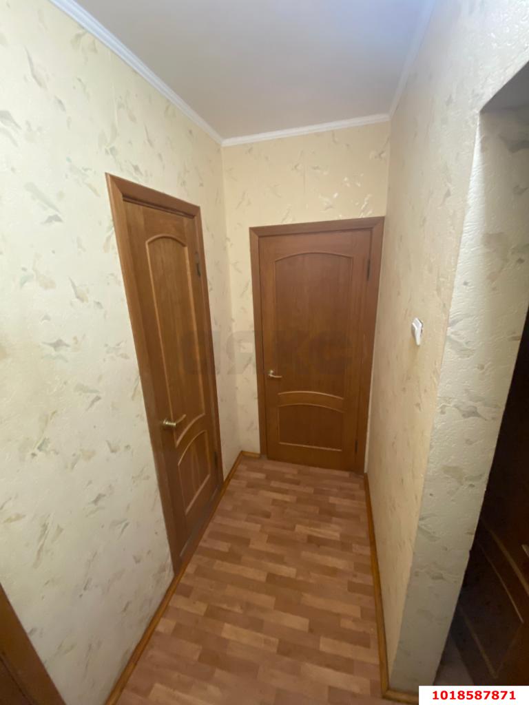 Фото №6: 4-комнатная квартира 82&nbsp;м², 2/10&nbsp;эт. - Новороссийск, Южный, мкр. 10-й, ул. Малоземельская, 1