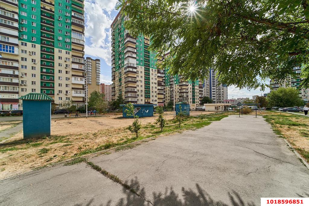 Фото №11: 1-комнатная квартира 38&nbsp;м², 9/17&nbsp;эт. - Краснодар, Прикубанский внутригородской округ, Восточно-Кругликовский, мкр. ЖК Возрождение, ул. имени 40-летия Победы, 109