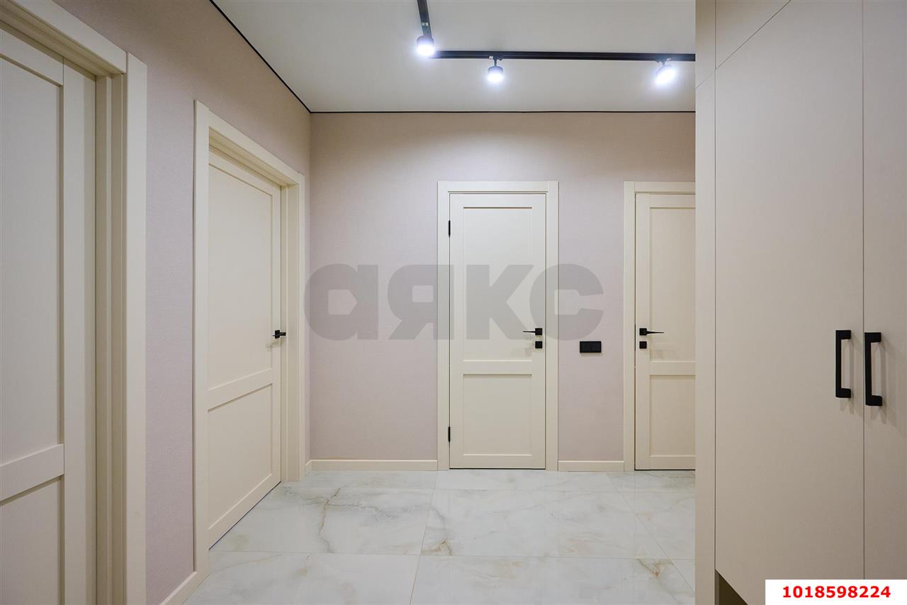 Фото №4: 2-комнатная квартира 72&nbsp;м², 12/18&nbsp;эт. - Знаменский, Карасунский внутригородской округ, мкр. Родные Просторы, ул. Природная, 10Бк2