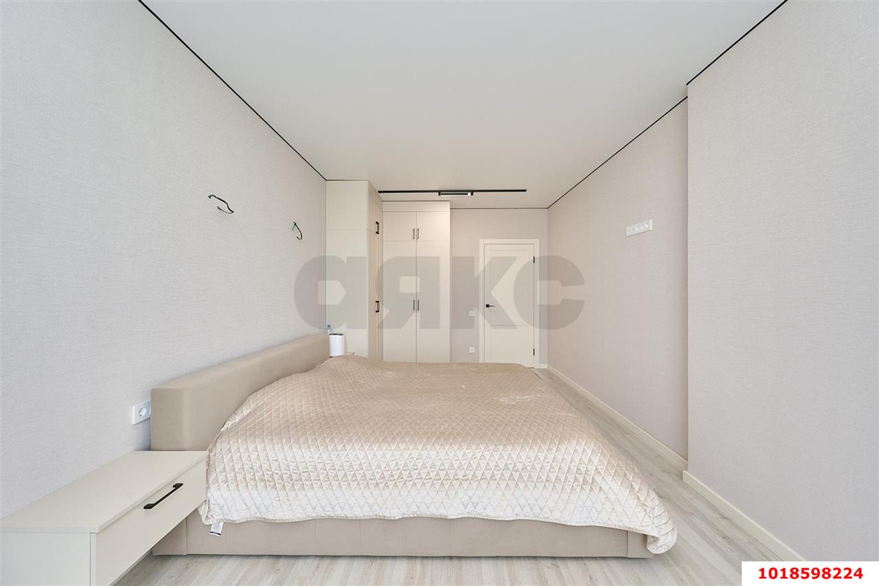 Фото №8: 2-комнатная квартира 72&nbsp;м², 12/18&nbsp;эт. - Знаменский, Карасунский внутригородской округ, мкр. Родные Просторы, ул. Природная, 10Бк2
