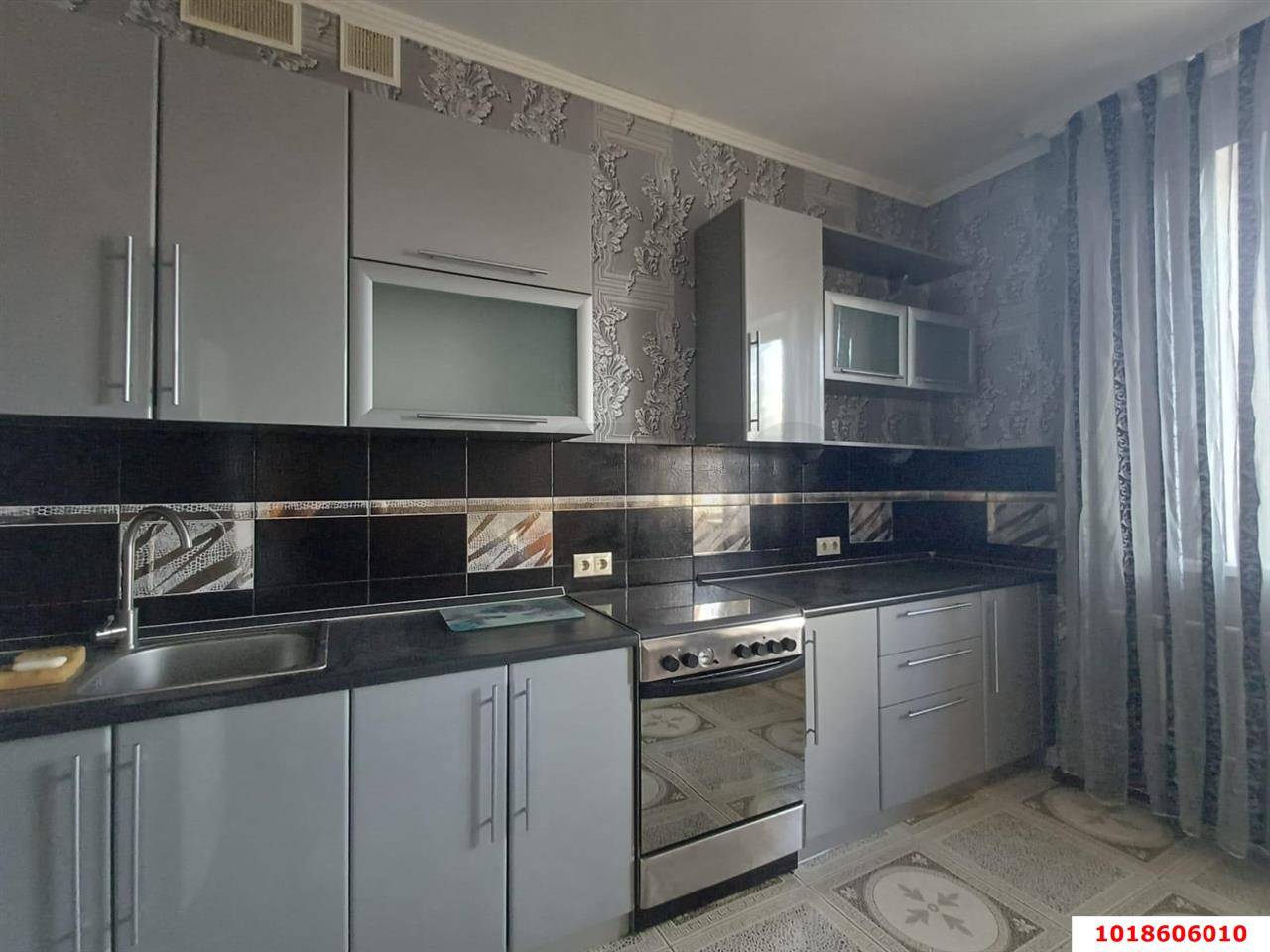 Фото №6: 2-комнатная квартира 63&nbsp;м², 2/3&nbsp;эт. - Краснодар, Прикубанский внутригородской округ, мкр. Музыкальный, пер. Есенина, 12
