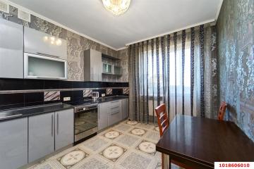 Фото №1: 2-комнатная квартира 60 м², 2/3 эт. - Краснодар, мкр. Музыкальный, пер. Есенина, 12
