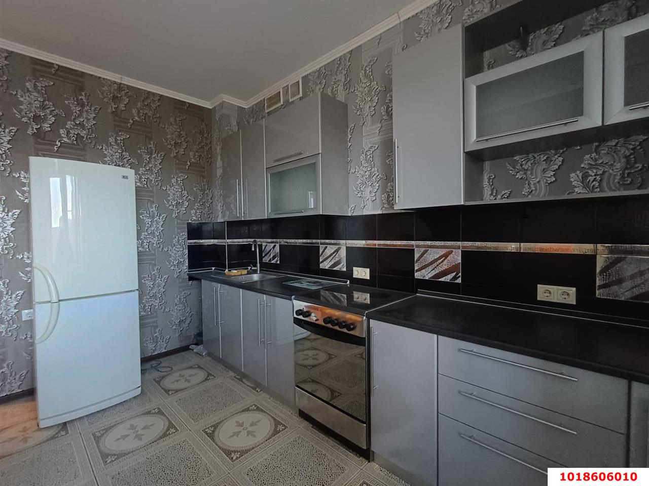 Фото №5: 2-комнатная квартира 63&nbsp;м², 2/3&nbsp;эт. - Краснодар, Прикубанский внутригородской округ, мкр. Музыкальный, пер. Есенина, 12