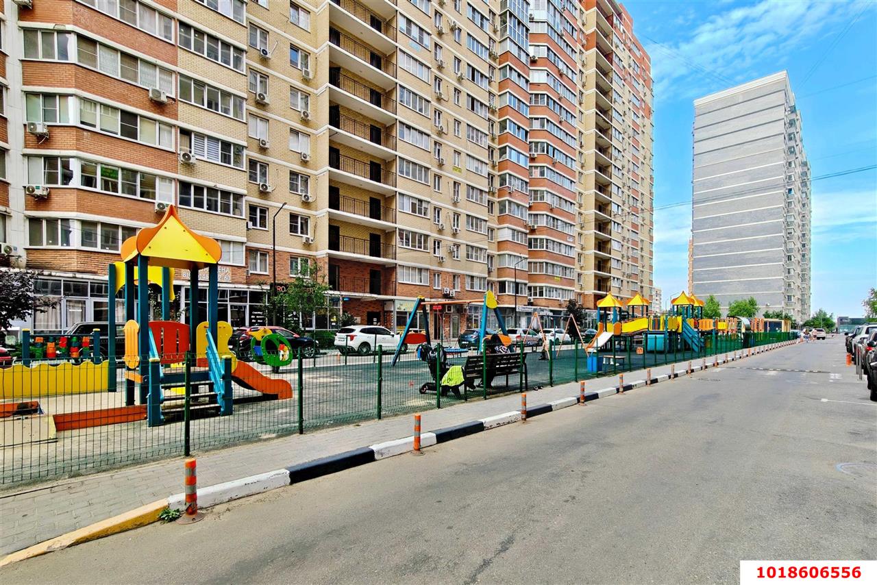 Фото №2: 2-комнатная квартира 55&nbsp;м², 16/17&nbsp;эт. - Краснодар, Прикубанский внутригородской округ, имени Петра Метальникова, мкр. ЖК Времена Года 3, ул. Цезаря Куникова, 24к3