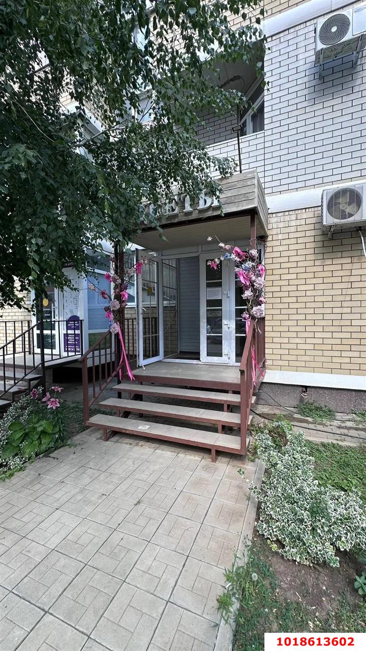 Фото №6: Торговое помещение 23&nbsp;м², 1/10&nbsp;эт. - Краснодар, Прикубанский внутригородской округ, Славянский, мкр. Светлоград, ул. Красных Партизан, 1/4к3