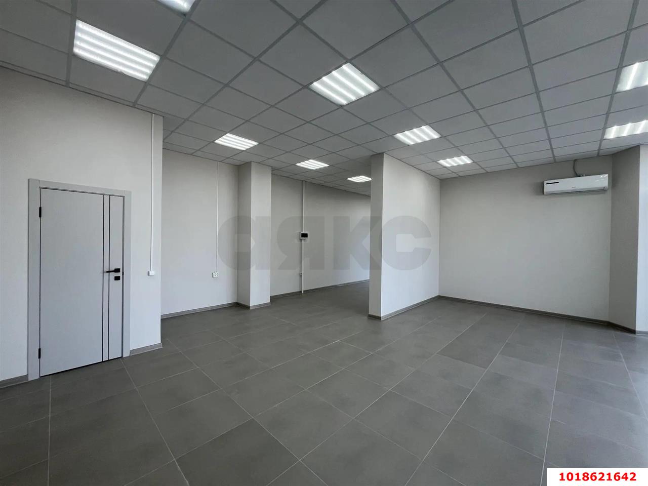 Фото №5: Торговое помещение 65&nbsp;м², 1/20&nbsp;эт. - Краснодар, Прикубанский внутригородской округ, Россинского, мкр. жилой комплекс Атлант, ул. Адмирала Крузенштерна, 6к3