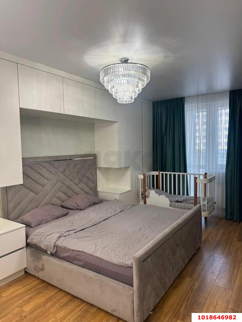 Фото №1: 3-комнатная квартира 60&nbsp;м², 4/17&nbsp;эт. - Краснодар, Прикубанский внутригородской округ, имени Петра Метальникова, мкр. ЖК Времена Года 3, ул. Цезаря Куникова, 24к1