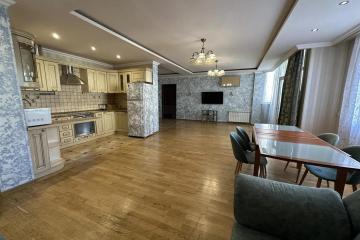 Фото №1: 2-комнатная квартира 105 м², 3/10 эт. - Краснодар, мкр. Фестивальный, ул. Архитектора Ишунина, 2