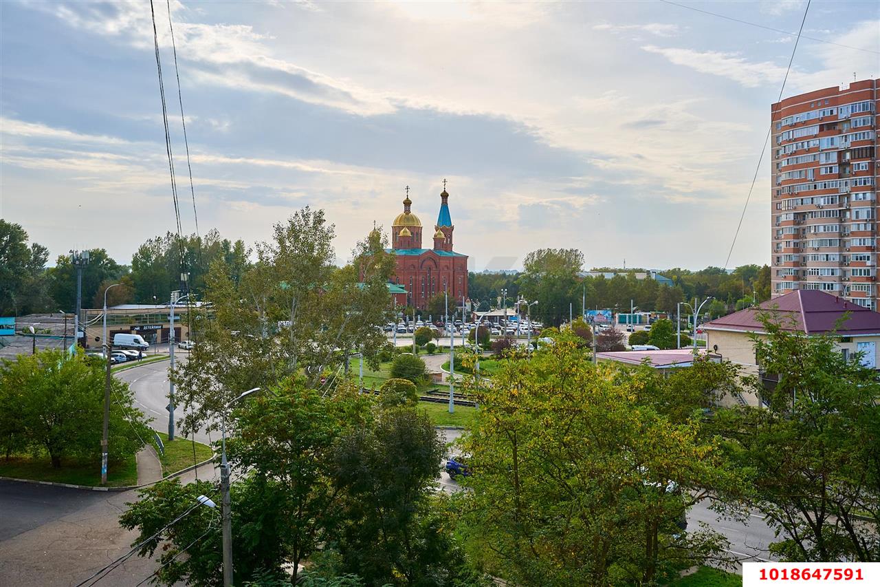 Фото №18: 3-комнатная квартира 70&nbsp;м², 5/10&nbsp;эт. - Краснодар, Западный внутригородской округ, мкр. Юбилейный, пр-кт Чекистов, 4