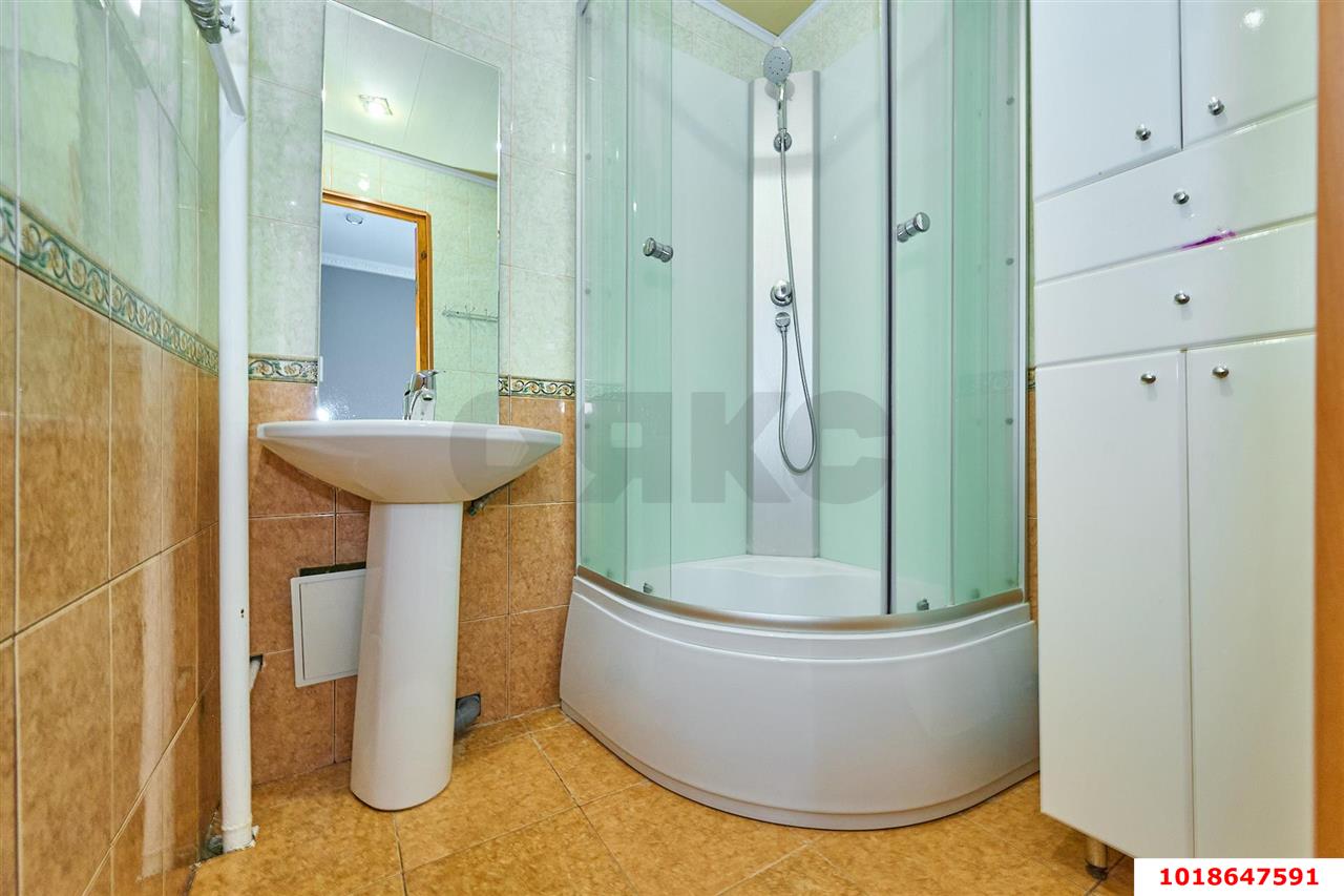 Фото №16: 3-комнатная квартира 70&nbsp;м², 5/10&nbsp;эт. - Краснодар, Западный внутригородской округ, мкр. Юбилейный, пр-кт Чекистов, 4