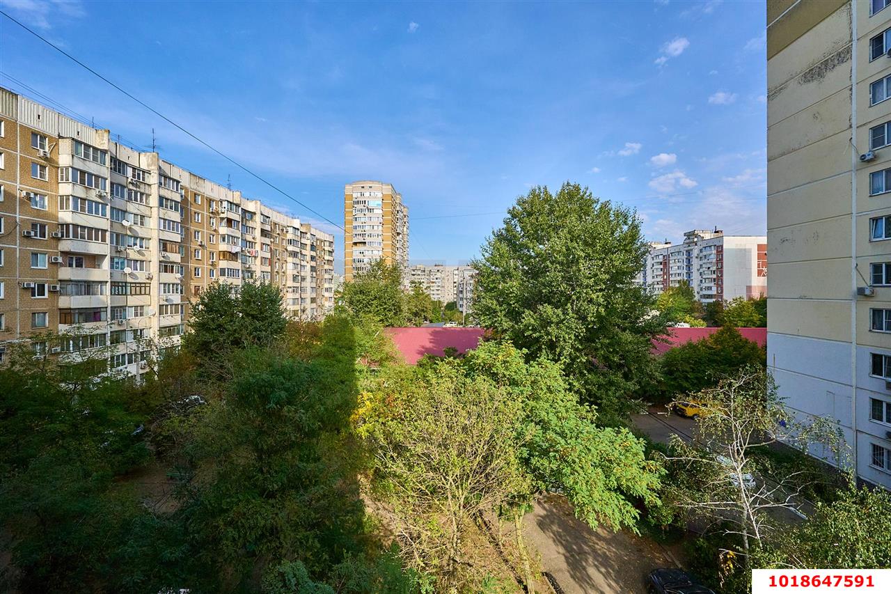 Фото №9: 3-комнатная квартира 70&nbsp;м², 5/10&nbsp;эт. - Краснодар, Западный внутригородской округ, мкр. Юбилейный, пр-кт Чекистов, 4