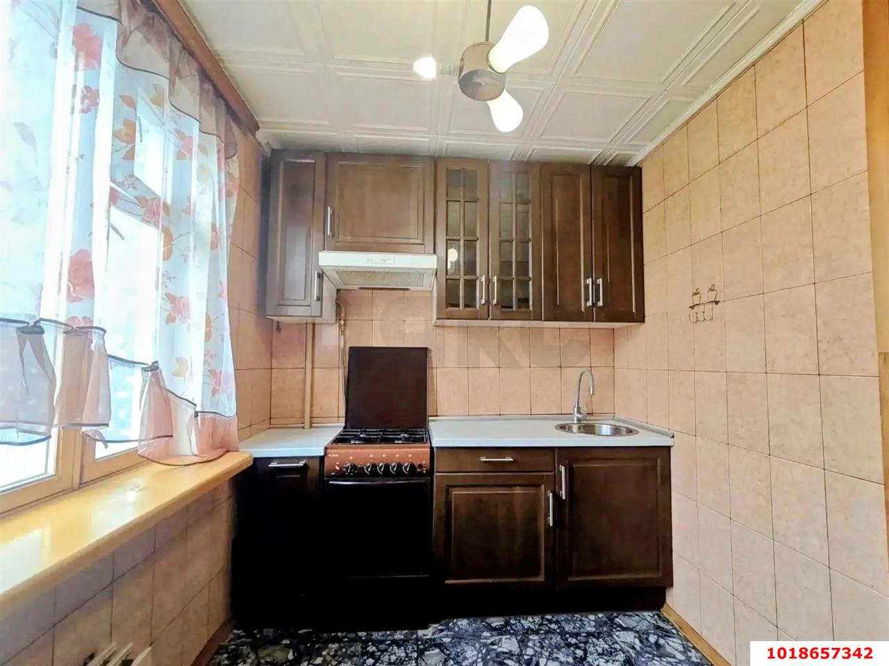 Фото №1: 3-комнатная квартира 72&nbsp;м², 5/10&nbsp;эт. - Краснодар, Западный внутригородской округ, мкр. Юбилейный, пр-кт Чекистов, 4