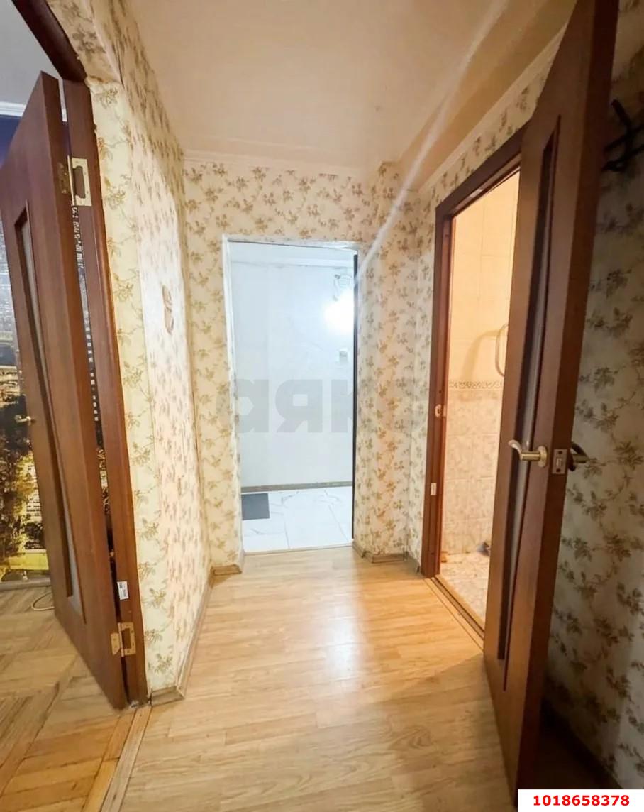 Фото №7: 1-комнатная квартира 37&nbsp;м², 1/10&nbsp;эт. - Краснодар, Западный внутригородской округ, мкр. Юбилейный, ул. Рождественская набережная, 25