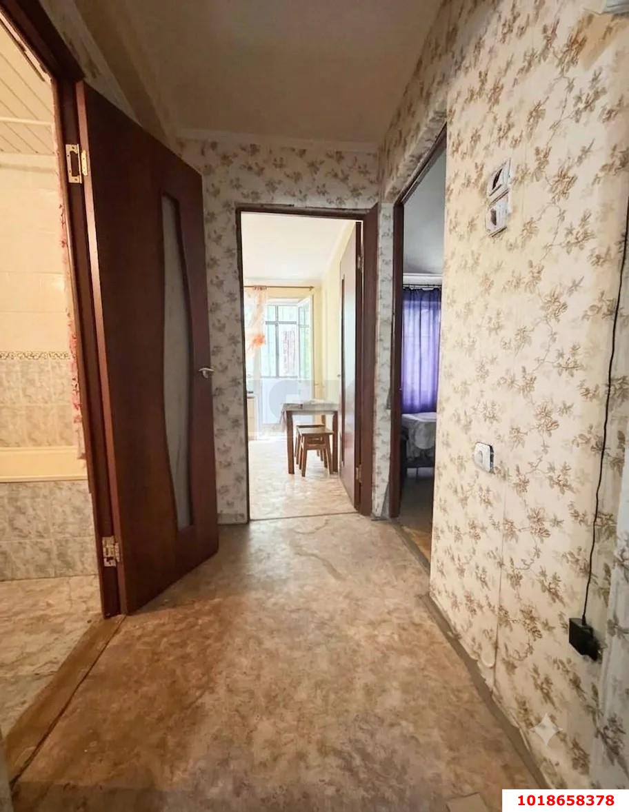 Фото №6: 1-комнатная квартира 37&nbsp;м², 1/10&nbsp;эт. - Краснодар, Западный внутригородской округ, мкр. Юбилейный, ул. Рождественская набережная, 25
