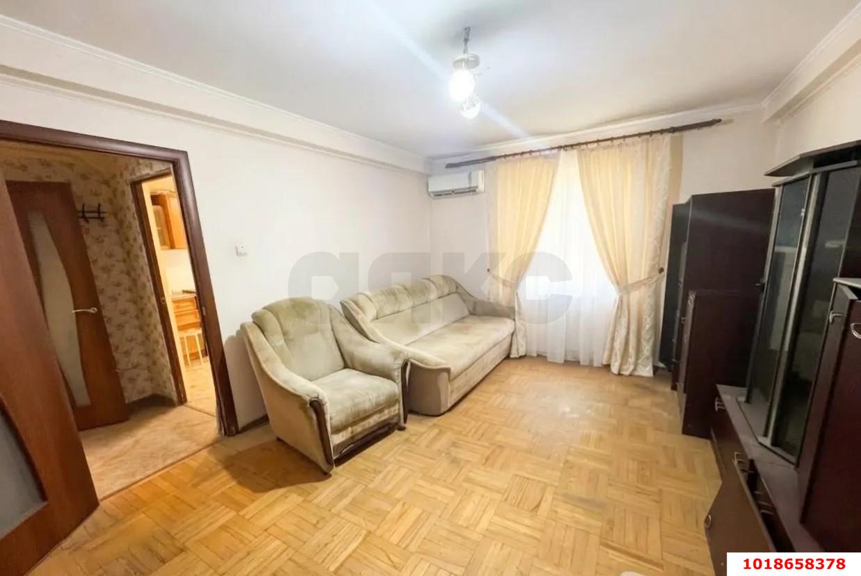 Фото №4: 1-комнатная квартира 37&nbsp;м², 1/10&nbsp;эт. - Краснодар, Западный внутригородской округ, мкр. Юбилейный, ул. Рождественская набережная, 25
