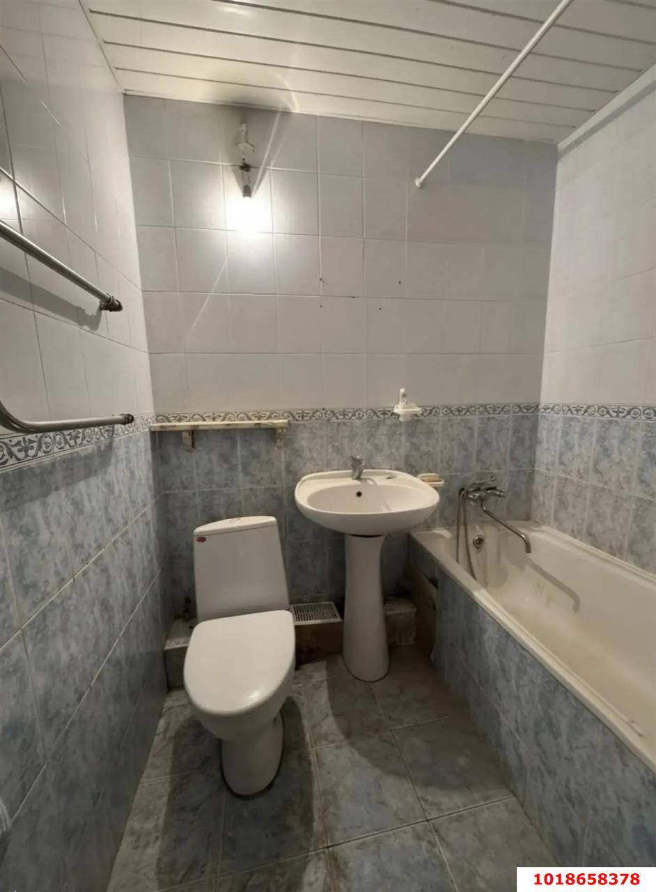 Фото №8: 1-комнатная квартира 37&nbsp;м², 1/10&nbsp;эт. - Краснодар, Западный внутригородской округ, мкр. Юбилейный, ул. Рождественская набережная, 25
