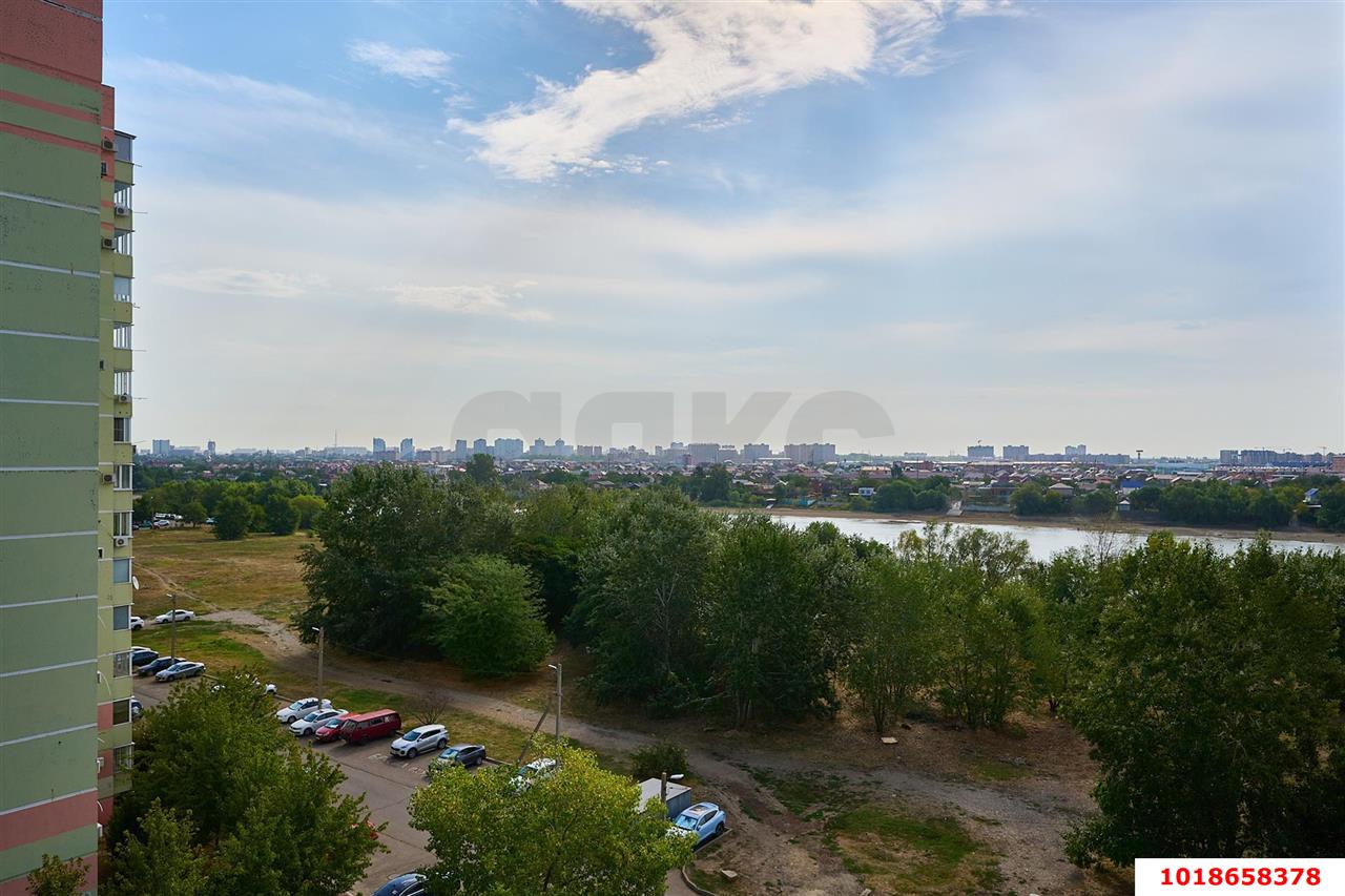 Фото №11: 1-комнатная квартира 37&nbsp;м², 1/10&nbsp;эт. - Краснодар, Западный внутригородской округ, мкр. Юбилейный, ул. Рождественская набережная, 25